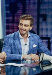 Лев ушел из дома и ... пришел к азербайджанским ведущим (ФОТО, ВИДЕО)