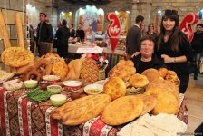 Самый горячий и ароматный Международный фестиваль хлеба в Баку (ФОТО)