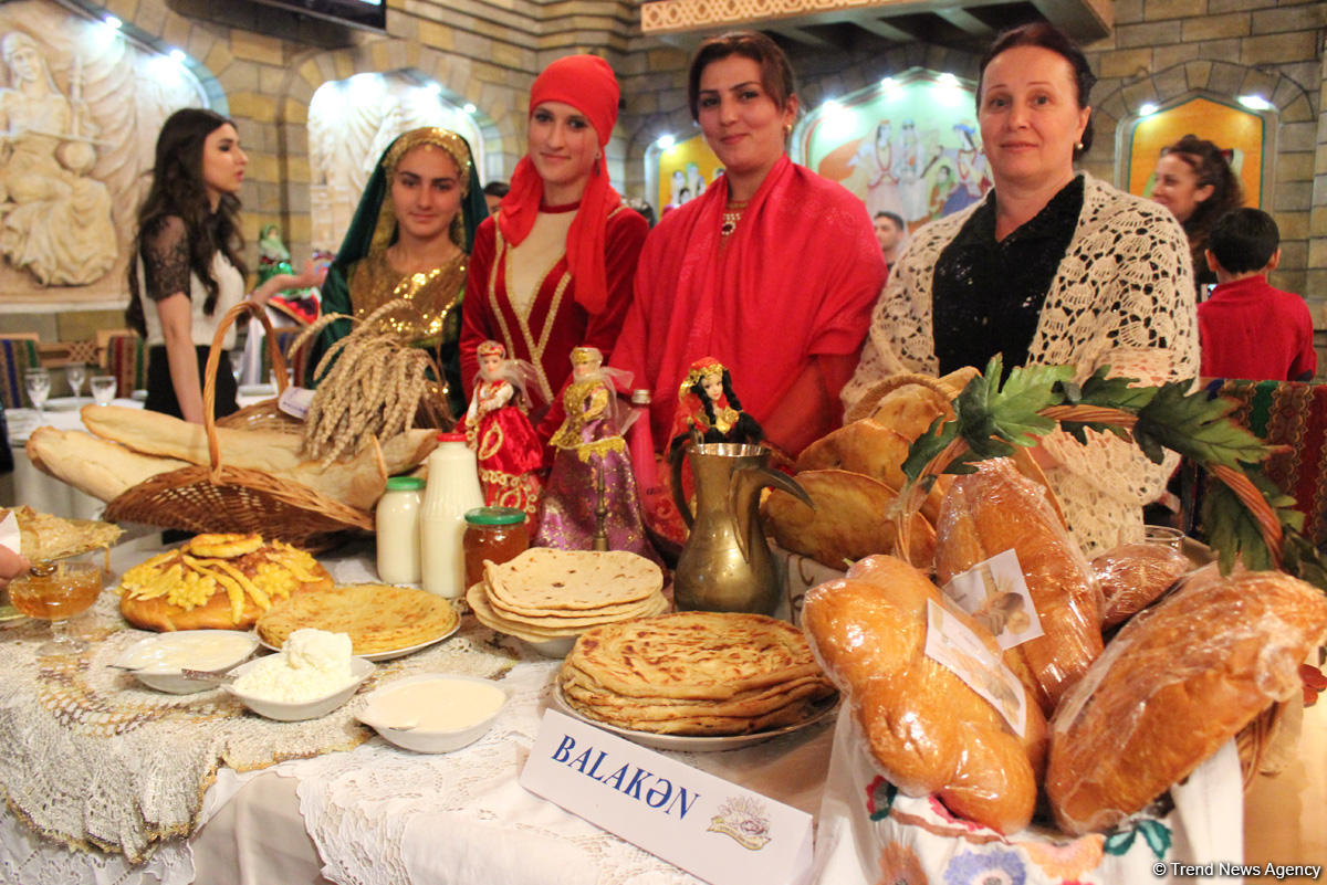 Самый горячий и ароматный Международный фестиваль хлеба в Баку (ФОТО)