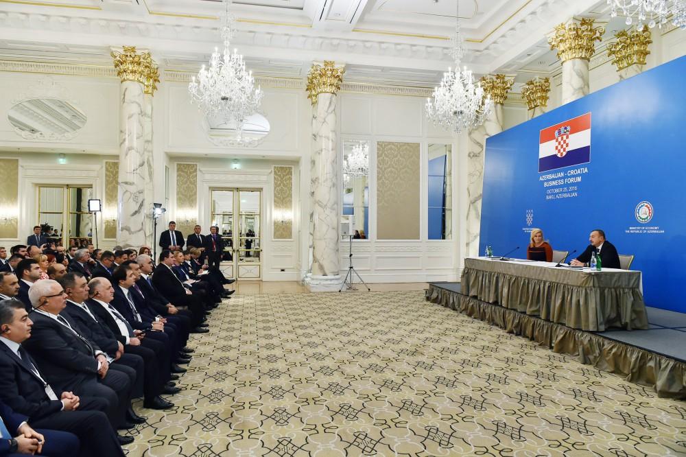 Президенты Азербайджана и Хорватии приняли участие в бизнес-форуме в Баку (ФОТО)