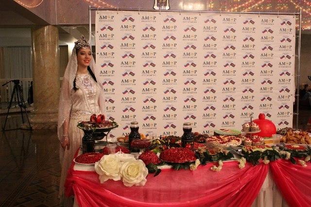 Азербайджанцы Красноярска отметили Праздник граната (ФОТО)