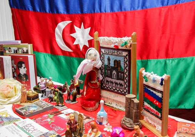 Азербайджанцы Красноярска отметили Праздник граната (ФОТО)