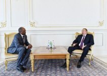 Президент Азербайджана Ильхам Алиев принял послов Эритреи и Албании (ФОТО)