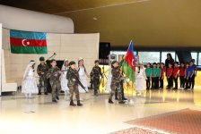В Баку прошел праздничный вечер, посвященный Дню Государственного флага  (ФОТО)