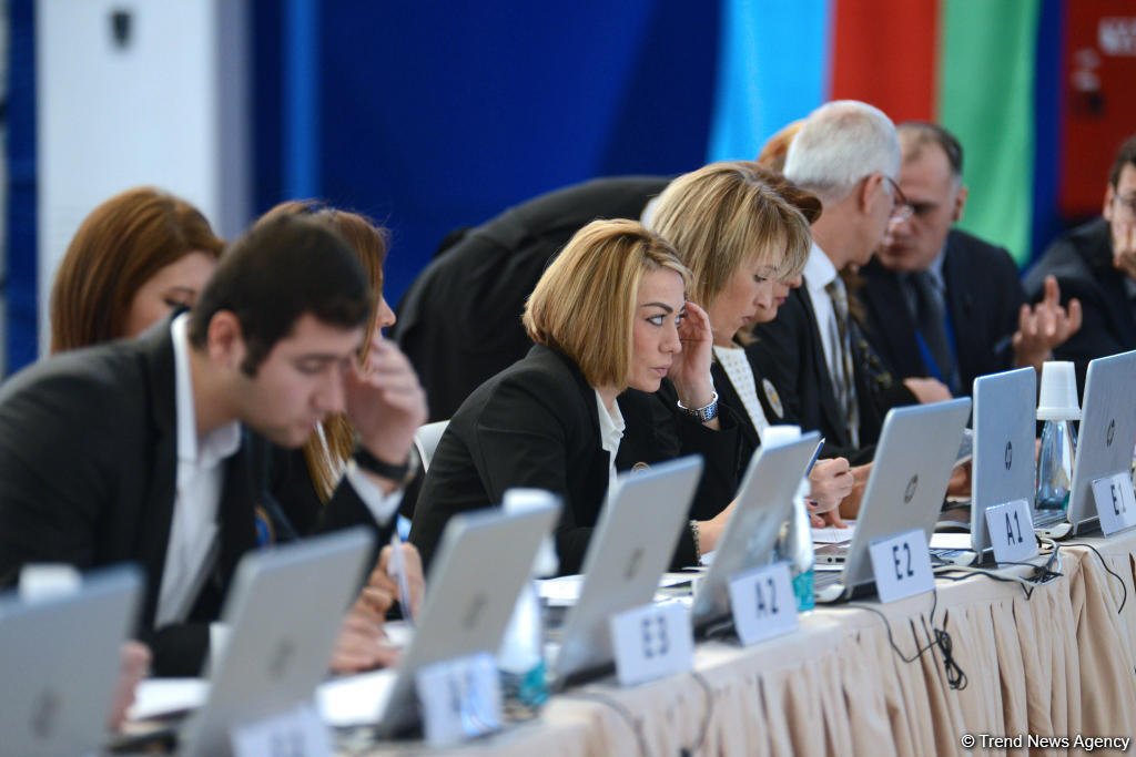 Acrobatic gymnastics championship kicks off in Baku  (PHOTO)
