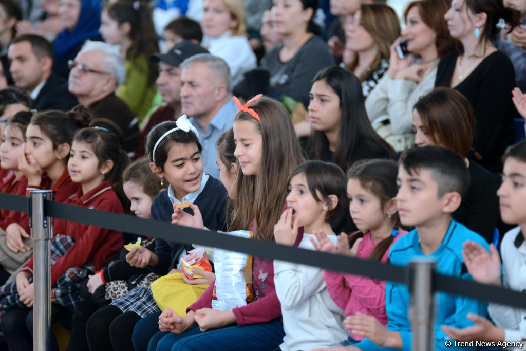 Acrobatic gymnastics championship kicks off in Baku  (PHOTO)