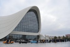 Арзу Алиева приняла участие в параде классических автомобилей, организованном Автомобильной  федерацией Азербайджана  (Фоторепортаж)