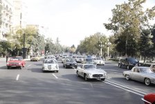 Арзу Алиева приняла участие в параде классических автомобилей, организованном Автомобильной  федерацией Азербайджана  (Фоторепортаж)