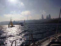В Бакинской бухте прошел парад парусников (ФОТО)