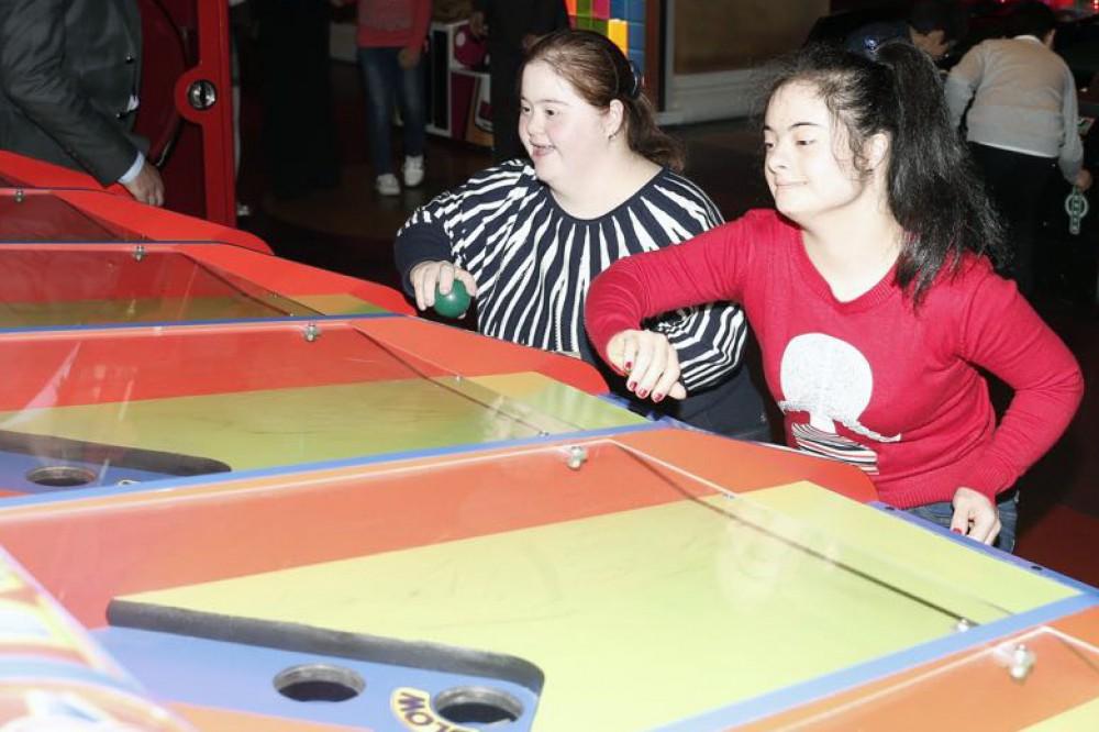 Heydar Aliyev Foundation arranges entertainment program for children (PHOTO)