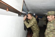 Президент Азербайджана, Верховный главнокомандующий Ильхам Алиев ознакомился с оперативной обстановкой в командном пункте управления на передовой  (ФОТО)