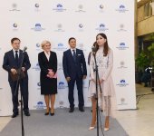 Первая леди Мехрибан Алиева приняла участие в открытии выставки «Созвездие Абшерона. Азербайджанские художники 1960-1980-х годов» в Москве (ФОТО)