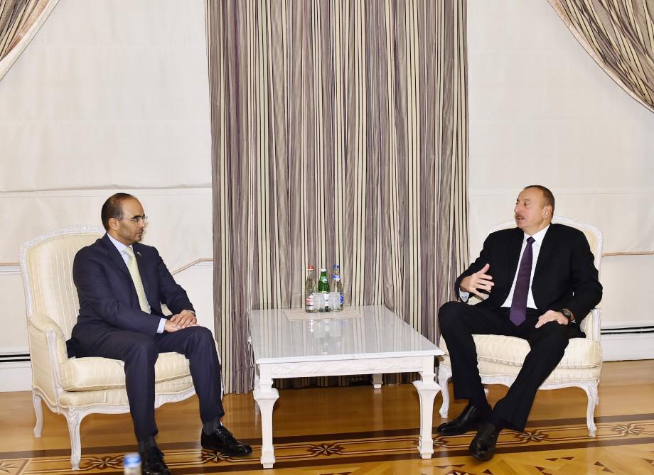 Ilham Aliyev meets head of Dubai Commerce and Industry Chamber  (PHOTO)