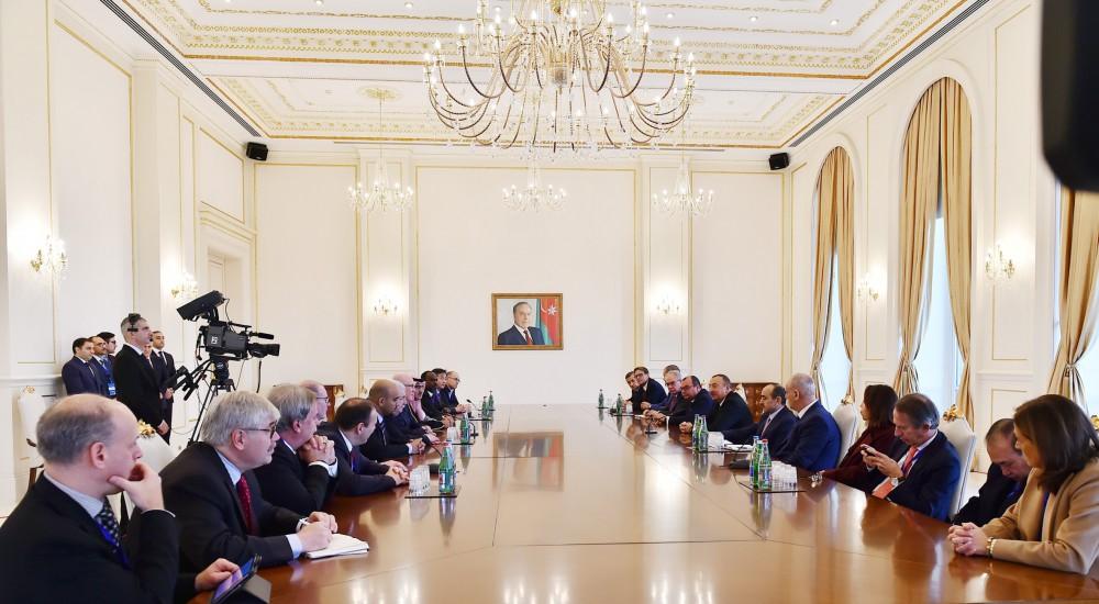Президент Азербайджана принял группу участников V Всемирного конгресса новостных агентств (ФОТО)