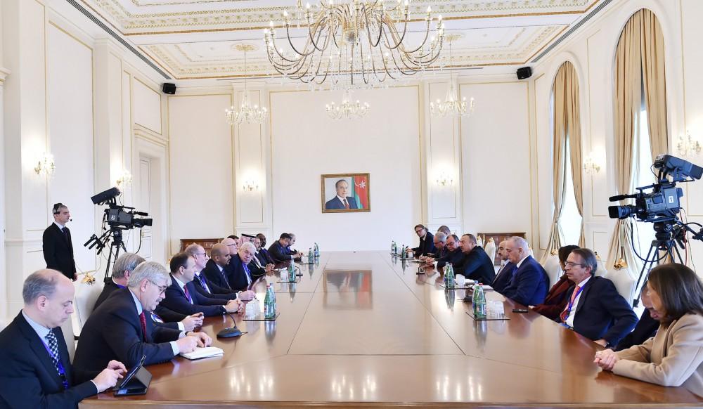 Президент Азербайджана принял группу участников V Всемирного конгресса новостных агентств (ФОТО)