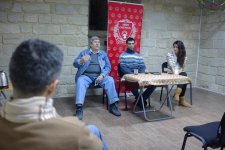 Квадратная башня и мир фантастики в Баку (ФОТО)