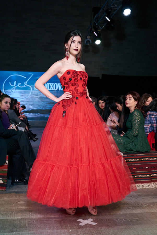 Azerbaijan Fashion Week: Фантазии дизайнеров России, Казахстана, Грузии и Азербайджана (ФОТО)