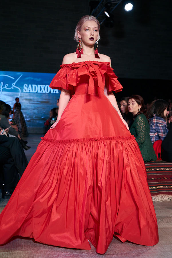 Azerbaijan Fashion Week: Фантазии дизайнеров России, Казахстана, Грузии и Азербайджана (ФОТО)
