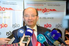 В рамках международного железнодорожного бизнес-форума в Баку подписано шесть документов (ФОТО)