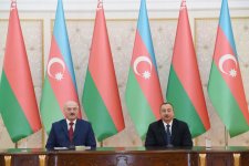 Azerbaijani, Belarusian presidents make press statements (PHOTO)