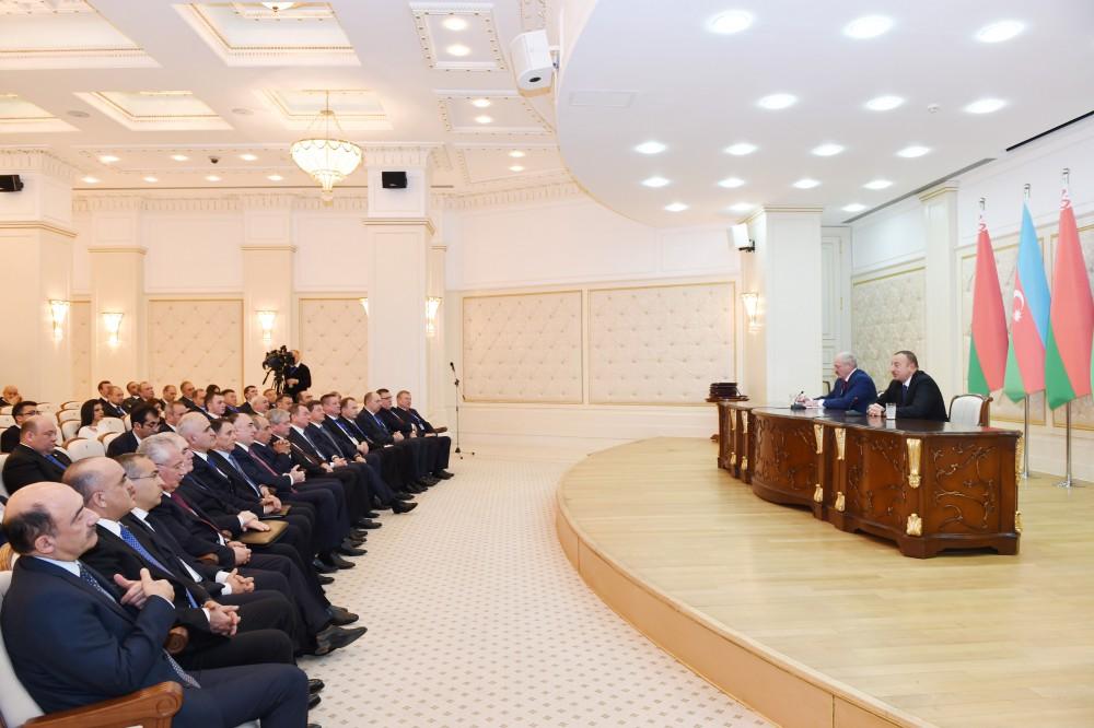 Azerbaijani, Belarusian presidents make press statements (PHOTO)