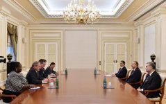 Ilham Aliyev meets representatives of US Department of Commerce (PHOTO)