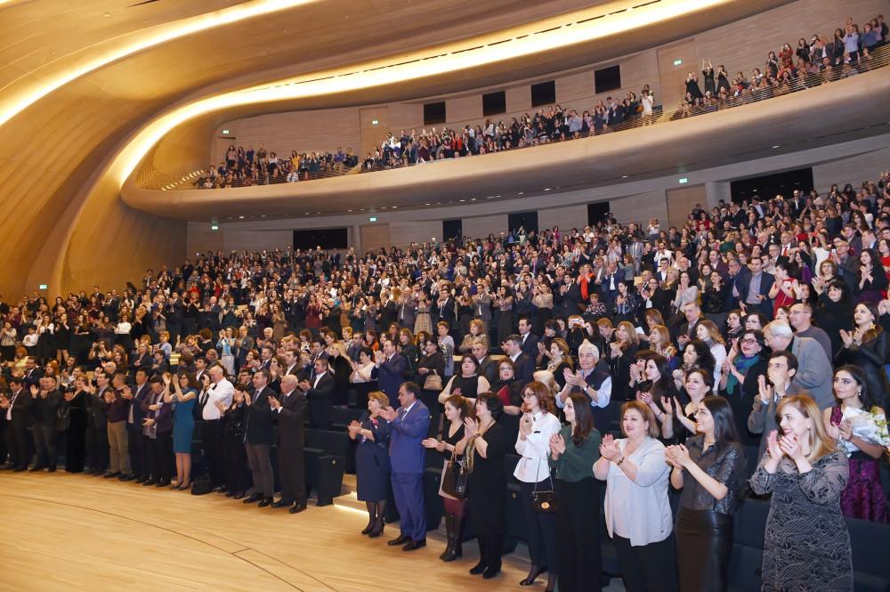 Leyla Aliyeva attends concert by Vienna Strauss Festival Orchestra (PHOTO)