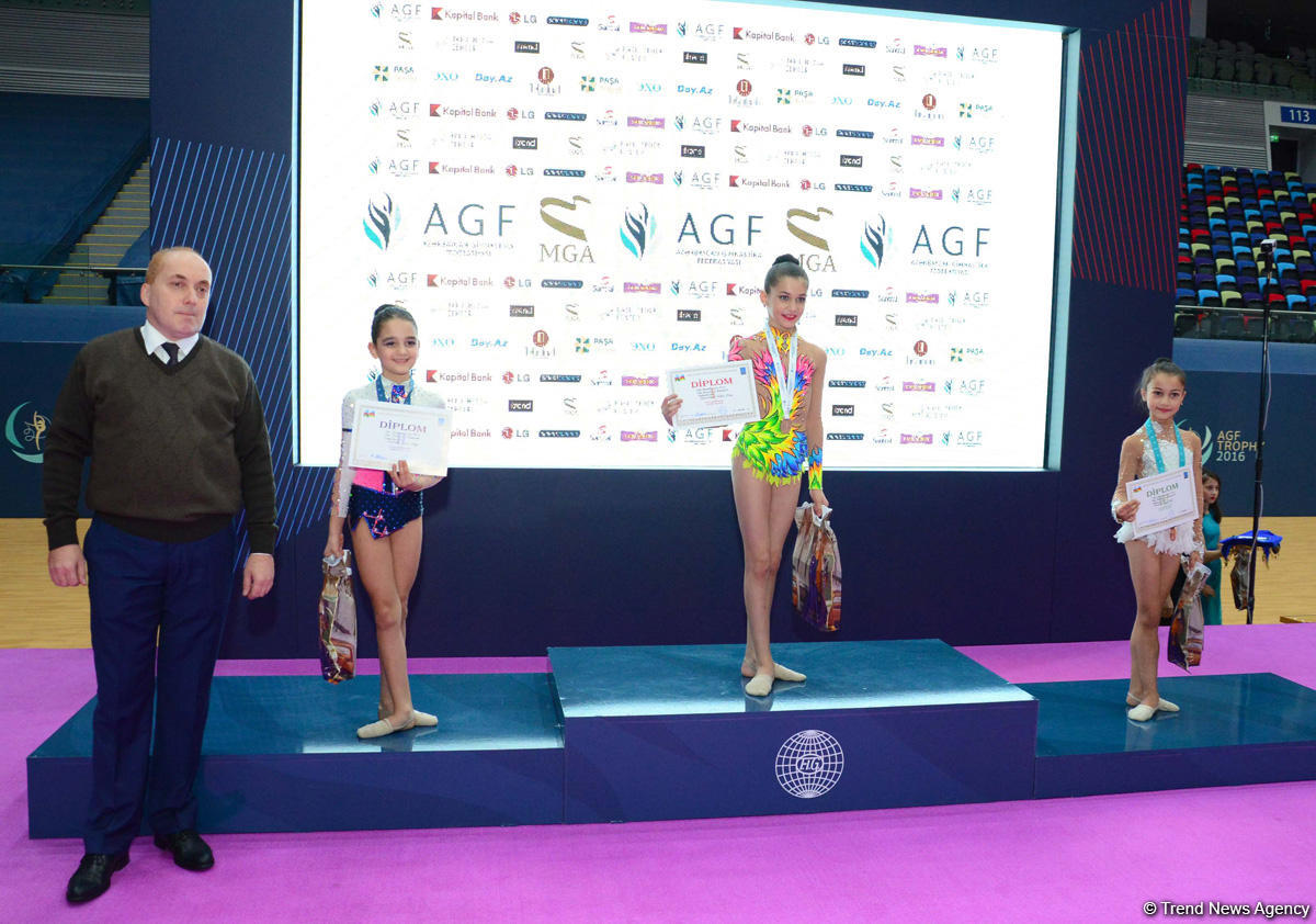 В Баку состоялась церемония награждения призеров XXIII Чемпионата и Первенства Баку по художественной гимнастике(ФОТО)