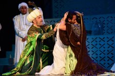 В Баку состоялась премьера спектакля "Лейли и Меджнун" (ФОТО)