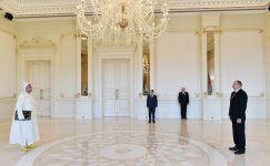 Президент Азербайджана принял верительные грамоты послов Кубы и Марокко (версия 3) (ФОТО)
