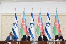 Azerbaijan, Israel sign documents (PHOTO)