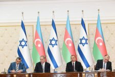 Azerbaijan, Israel sign documents (PHOTO)