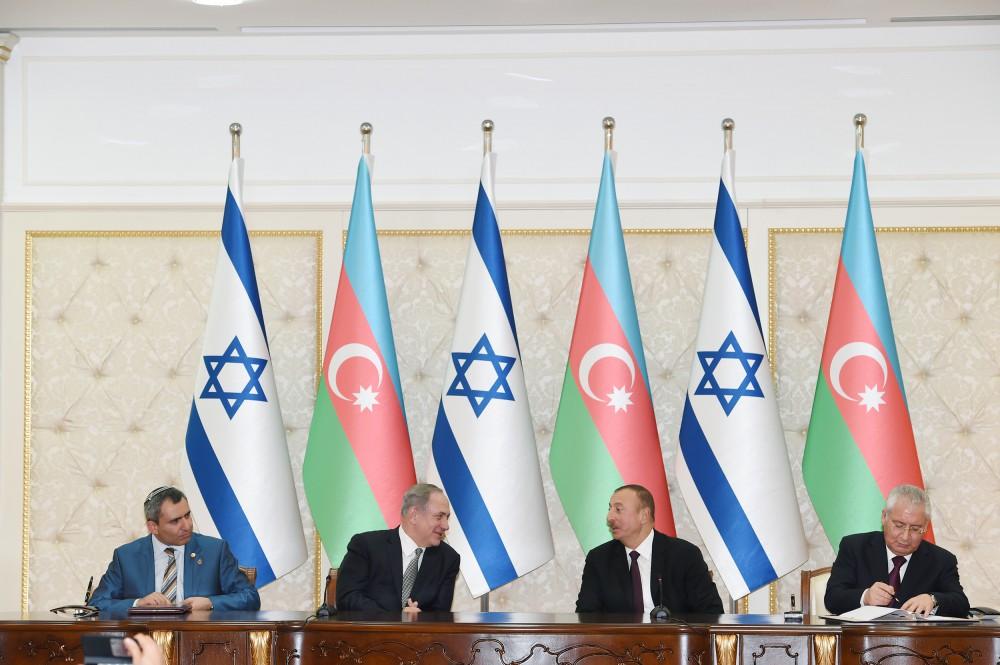Azerbaijan, Israel sign documents (PHOTO)