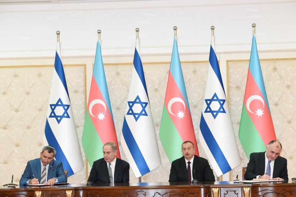 Azerbaijan, Israel sign documents (PHOTO)