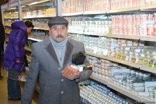 Бакинцы выбирают магазин "Белорусский" (ФОТО)
