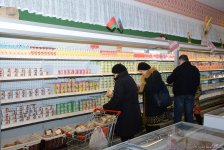 Бакинцы выбирают магазин "Белорусский" (ФОТО)