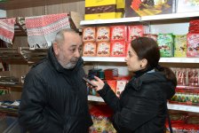 Бакинцы выбирают магазин "Белорусский" (ФОТО)