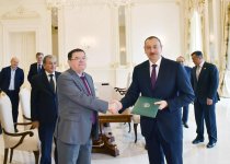 Президенту Ильхаму Алиеву присвоено звание Почетного профессора Астраханского госуниверситета (ФОТО)