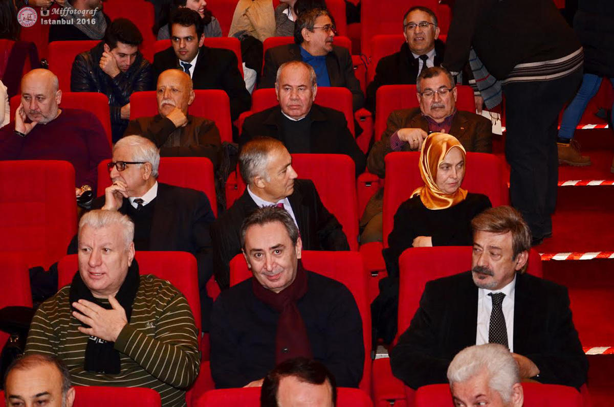 В Стамбуле состоялась премьера спектакля "Безымянная женщина", посвященного Ходжалинской трагедии (ФОТО)
