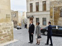 Президент Азербайджана и его супруга ознакомились с условиями в мечети "Бейлер" (ФОТО)