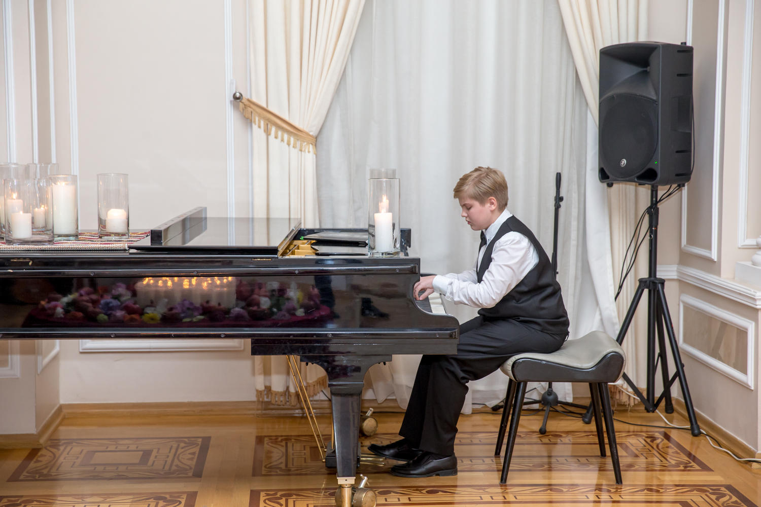 Baku hosts poetry night initiated by Leyla Aliyeva (PHOTO)