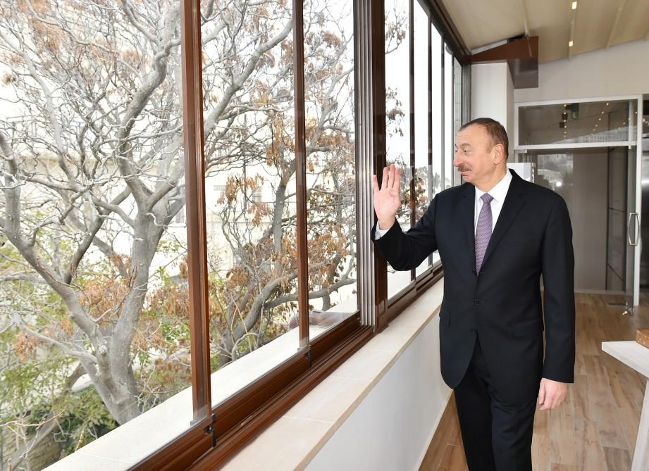 Президент Азербайджана и его супруга приняли участие в открытии Театра марионеток в Баку (ФОТО)