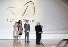 Вице-президент Фонда Гейдара Алиева Лейла Алиева ознакомилась с выставкой "Кукла в искусстве" (ФОТО)