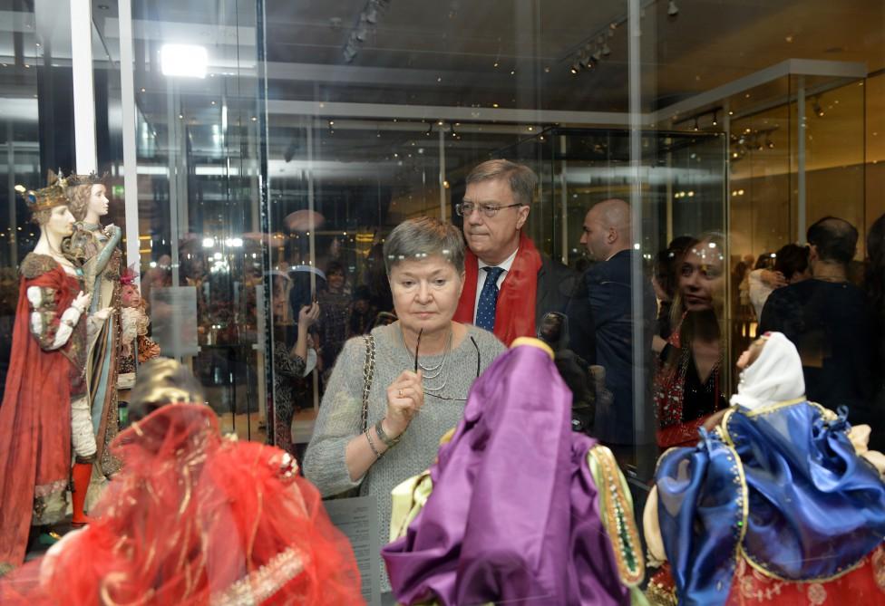 Вице-президент Фонда Гейдара Алиева Лейла Алиева ознакомилась с выставкой "Кукла в искусстве" (ФОТО)