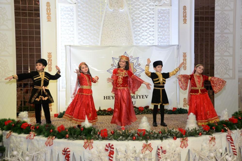 Heydar Aliyev Foundation distributes gifts to low-income families (PHOTO)