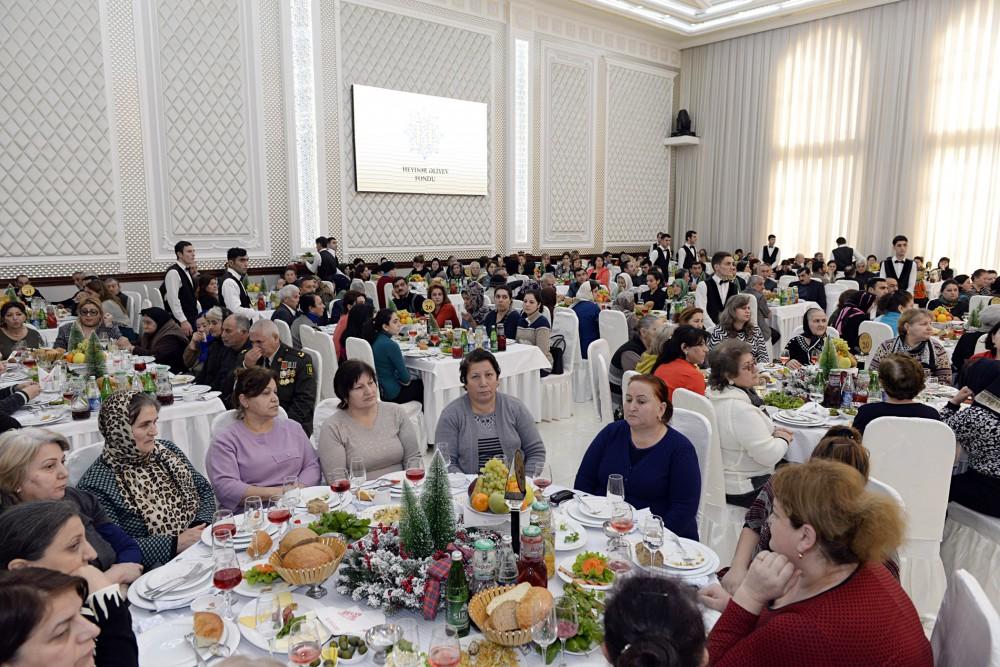 Heydar Aliyev Foundation distributes gifts to low-income families (PHOTO)