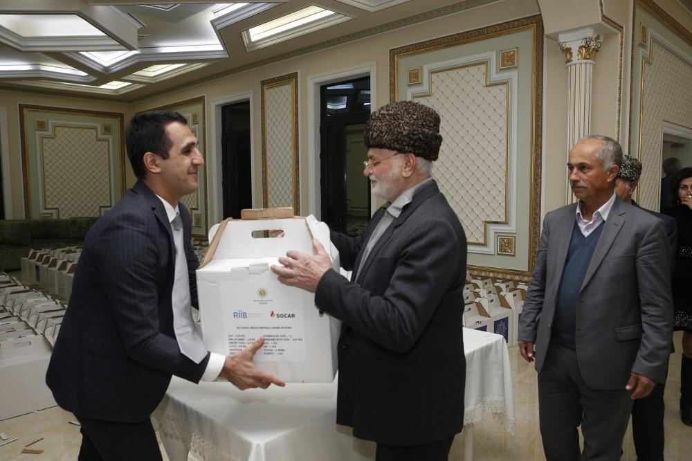 Heydar Aliyev Foundation distributes gifts to low-income families (PHOTO)