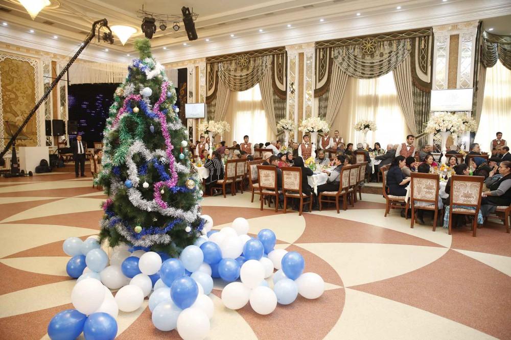 Heydar Aliyev Foundation distributes gifts to low-income families (PHOTO)