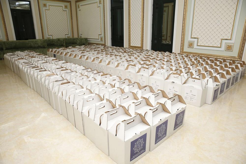 Heydar Aliyev Foundation distributes gifts to low-income families (PHOTO)