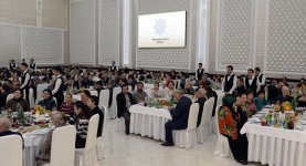 Heydar Aliyev Foundation distributes gifts to low-income families (PHOTO)